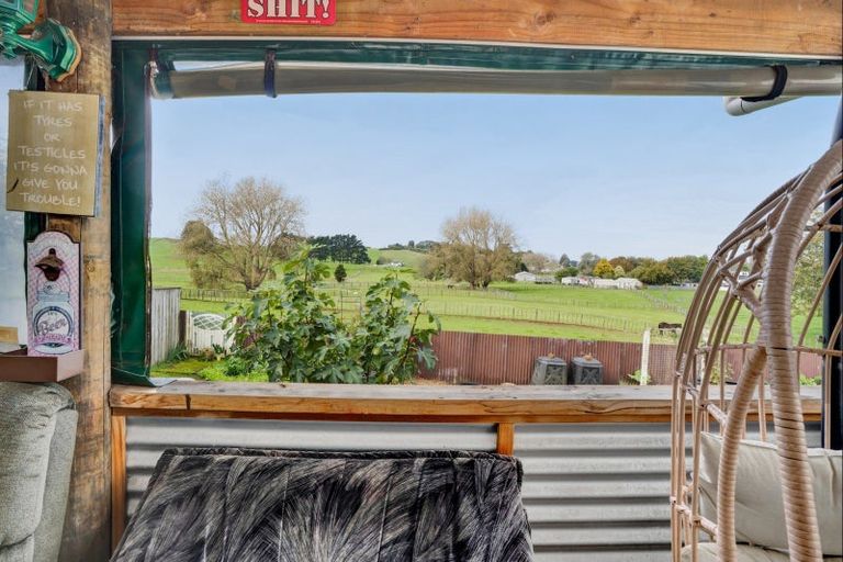 Photo of property in 18 Mills Street, Eltham, 4322