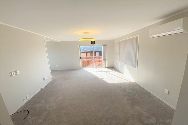 Photo of property in 69 Solar Road, Glen Eden, Auckland, 0602