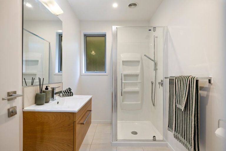 Photo of property in 42 Sylvan Street, Lake Hayes, Queenstown, 9304