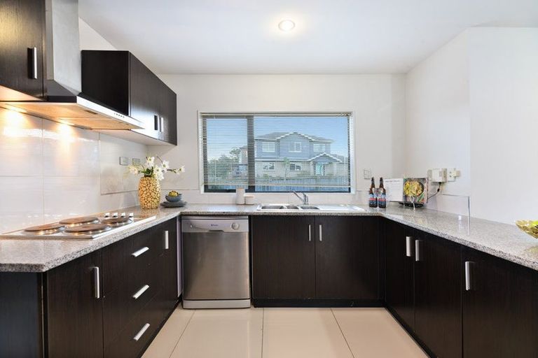 Photo of property in 6 Riverglade Parkway, Te Atatu South, Auckland, 0610