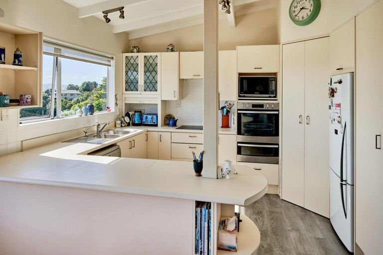 Photo of property in 10 Moray Place, Papakowhai, Porirua, 5024