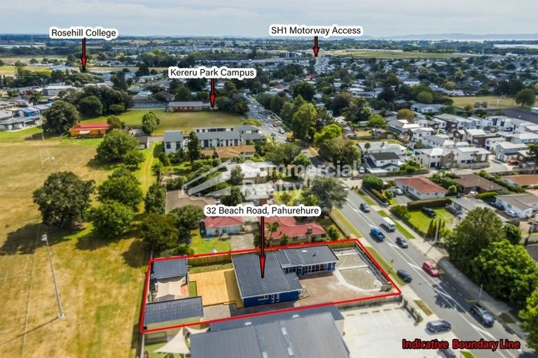 Photo of property in 32 Beach Road, Pahurehure, Papakura, 2113