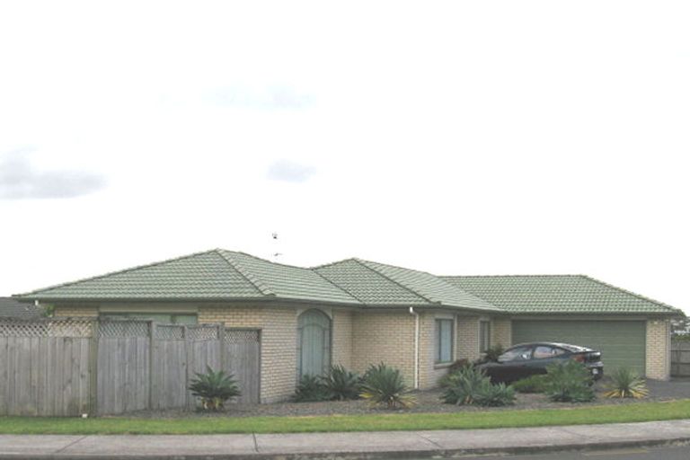 Photo of property in 37 Ruze Vida Drive, Massey, Auckland, 0614