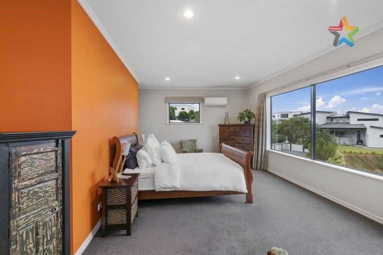 Photo of property in 47 Arahiwi Grove, Tirohanga, Lower Hutt, 5010