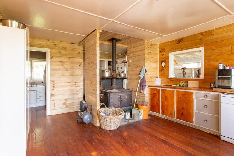 Photo of property in 141 Valley Road, Woodville, 4998