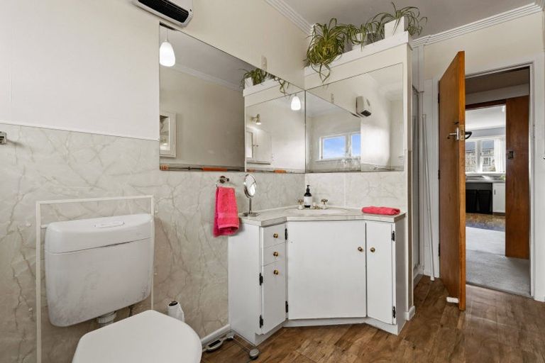 Photo of property in 5 Price Street, Westown, New Plymouth, 4310