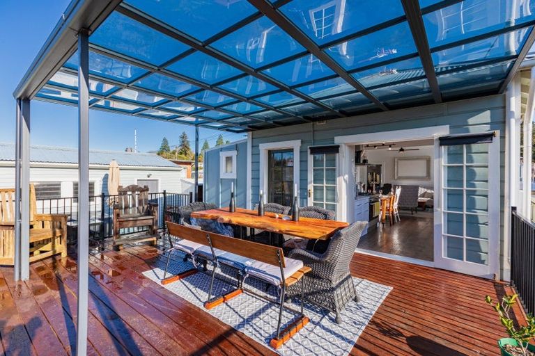 Photo of property in 13 Waverley Street, Waipawa, 4210