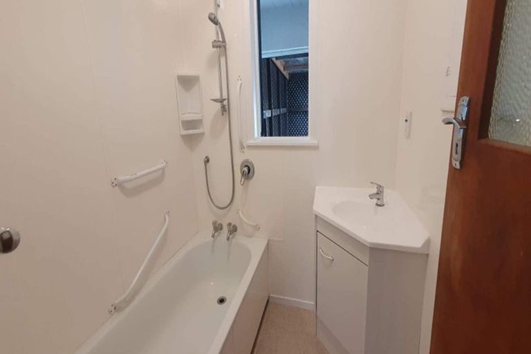 Photo of property in 30 Wikitoria Road, Putiki, Whanganui, 4501