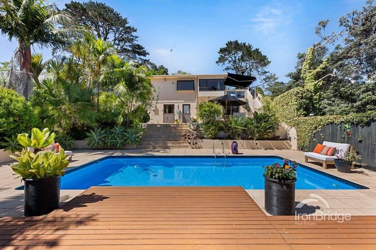 Photo of property in 85 Park Rise, Campbells Bay, Auckland, 0630