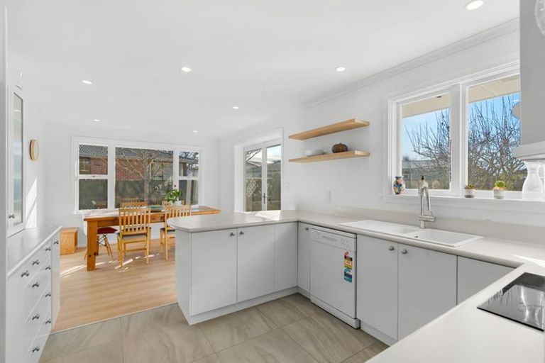 Photo of property in 126 Kendal Avenue, Burnside, Christchurch, 8053