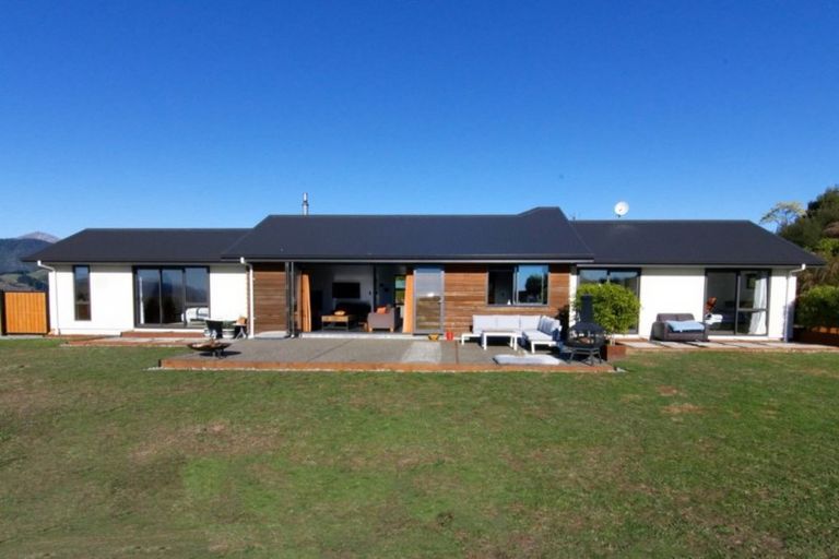 Photo of property in 9 Money More Place, Wakefield, 7095