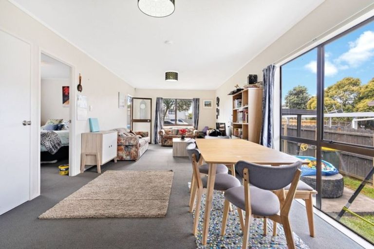 Photo of property in 2/70 Palmers Road, Clendon Park, Auckland, 2103