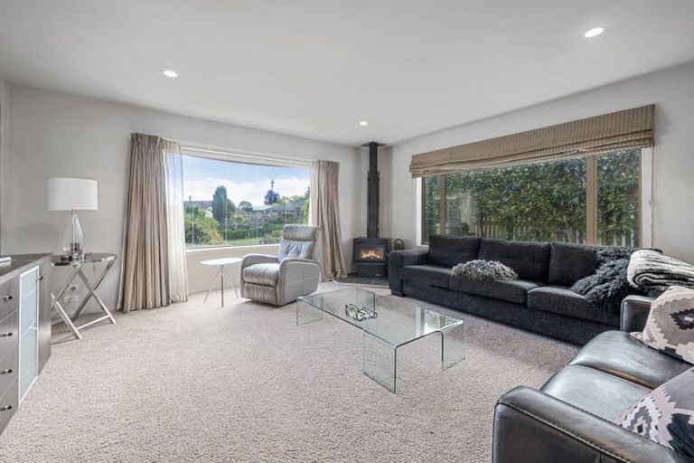 Photo of property in 40 Lakemere Way, Kinloch, Taupo, 3377