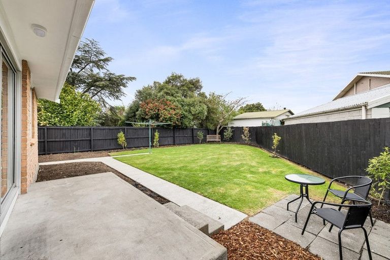 Photo of property in 2/18 Manuel Place, Bishopdale, Christchurch, 8053