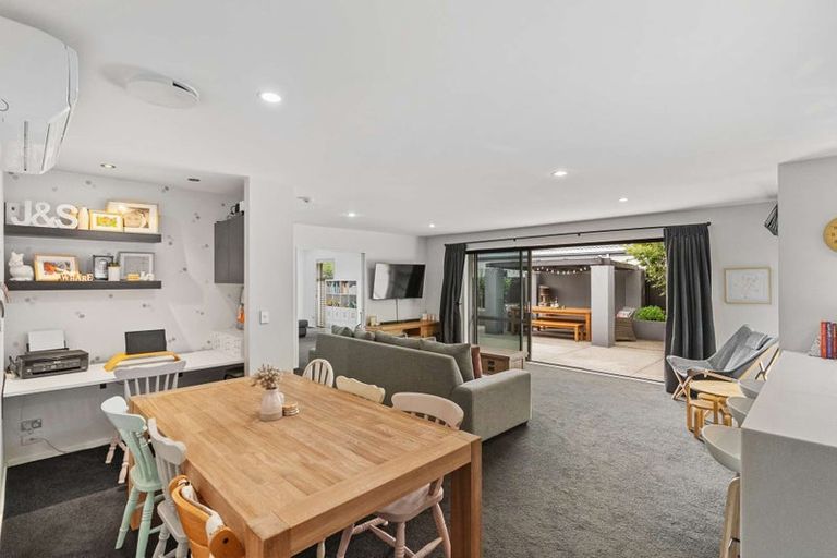 Photo of property in 33 Broadhaven Avenue, Parklands, Christchurch, 8083