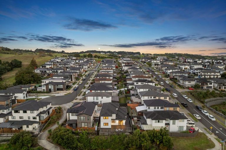 Photo of property in 3 Hing Street, Flat Bush, Auckland, 2019