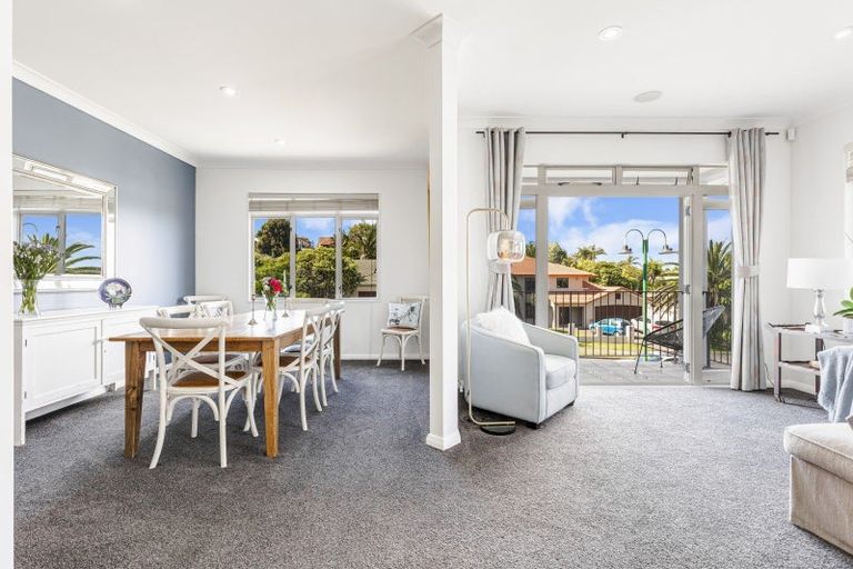Photo of property in 30 Hogarth Rise, West Harbour, Auckland, 0618