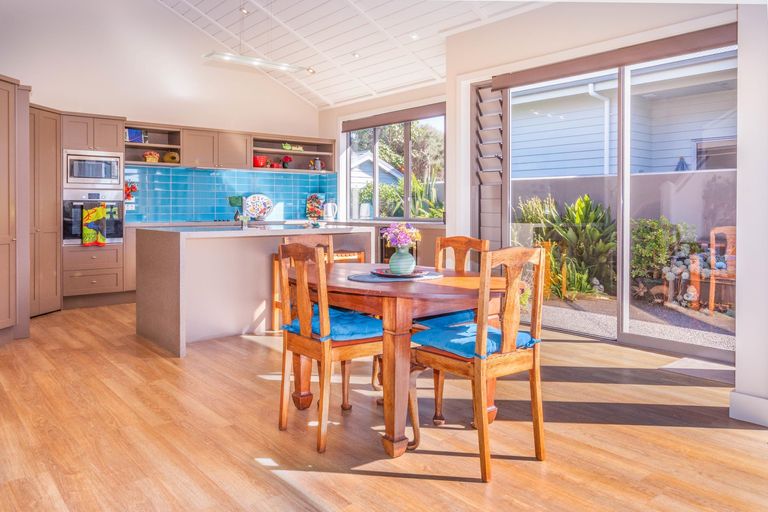 Photo of property in 5 Ian Place, Waihi Beach, 3611