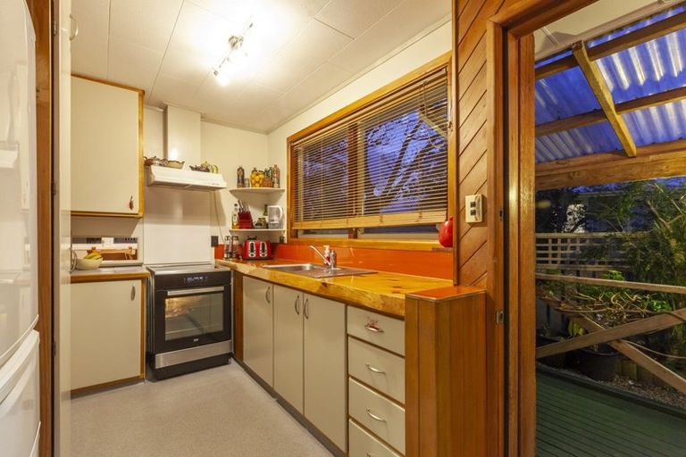 Photo of property in 216 Main Road South, Raumati South, Paraparaumu, 5032