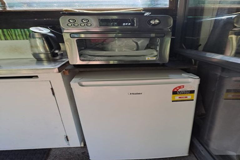 Photo of property in 10-12 Glenesk Road, Piha, New Lynn, 0772