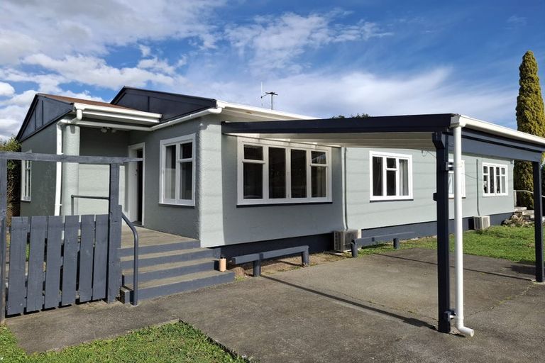 Photo of property in 88 Victoria Street, Carterton, 5713