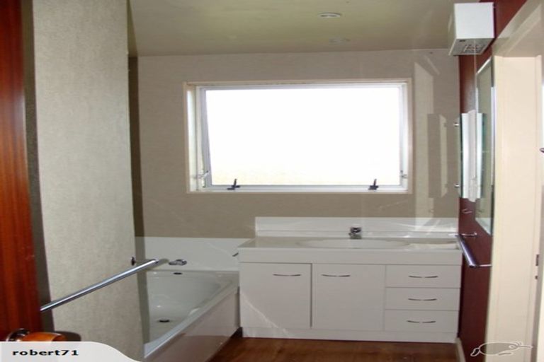 Photo of property in 2/41 Delaware Crescent, Russley, Christchurch, 8042