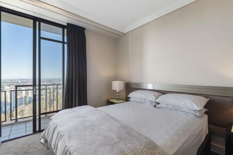 Photo of property in The Metropolis Apartments, 3303/1 Courthouse Lane, Auckland Central, Auckland, 1010