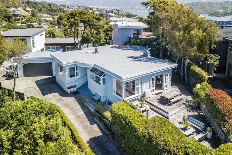 Photo of property in 31 Kiriwai Road, Paremata, Porirua, 5024