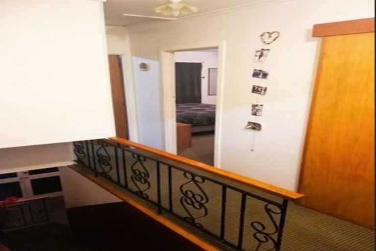 Photo of property in 4/162 Onewa Road, Northcote, Auckland, 0627