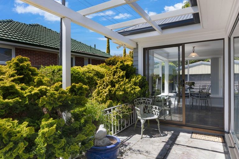 Photo of property in 233 Fifield Terrace, Opawa, Christchurch, 8023