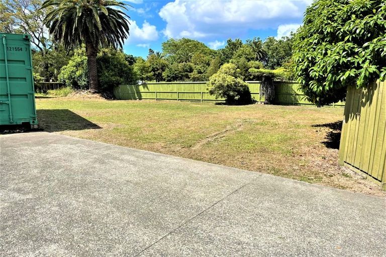 Photo of property in 69 Chilcott Road, Henderson, Auckland, 0612