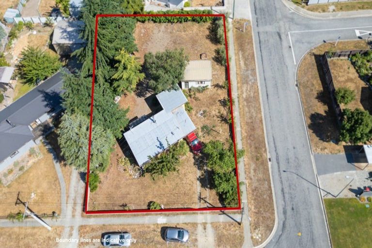 Photo of property in 24 Dunstan Street, Clyde, 9330