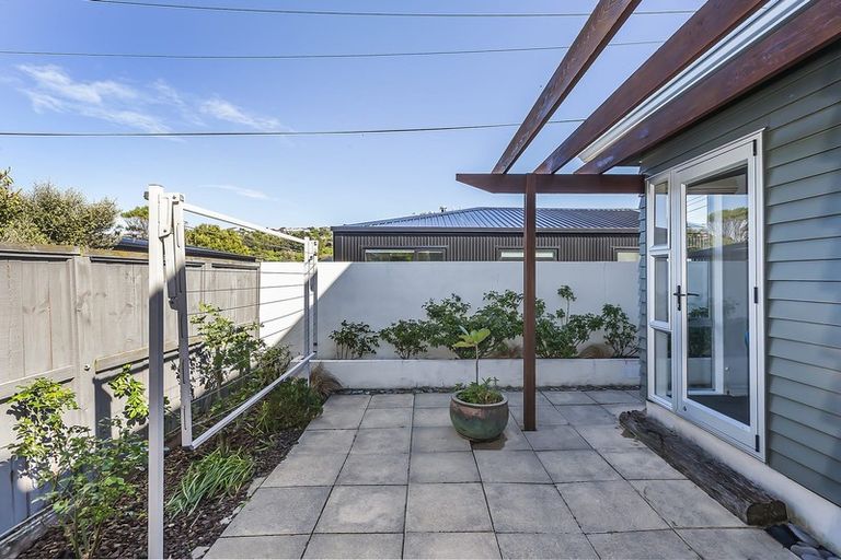 Photo of property in 50b Camperdown Road, Miramar, Wellington, 6022