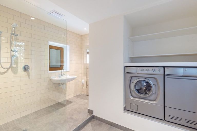 Photo of property in 14 Selwyn Road, Lyttelton, 8082