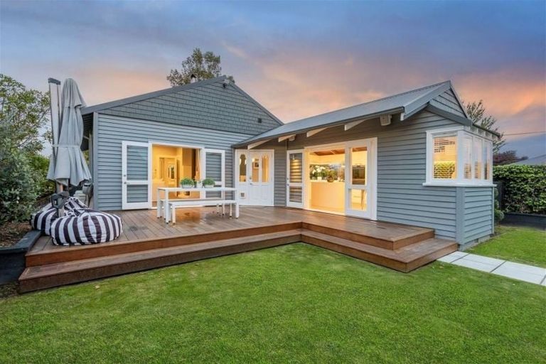 Photo of property in 89 Weston Road, St Albans, Christchurch, 8052