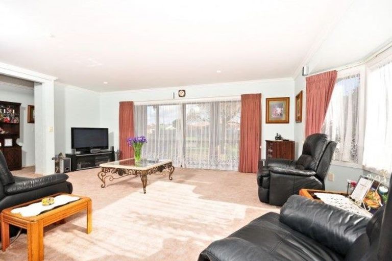 Photo of property in 114 Sandwich Road, St Andrews, Hamilton, 3200