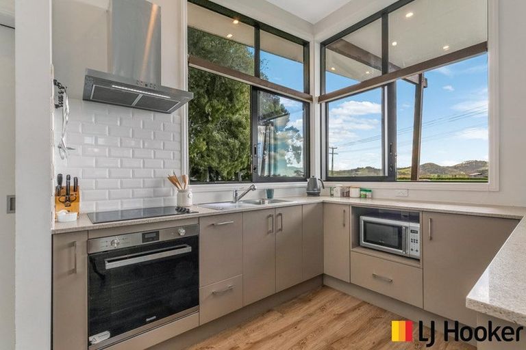 Photo of property in 89 Burnside Road, Ardmore, Papakura, 2582