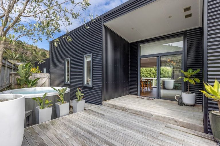 Photo of property in 9 Tauhou Place, Waikanae, 5036