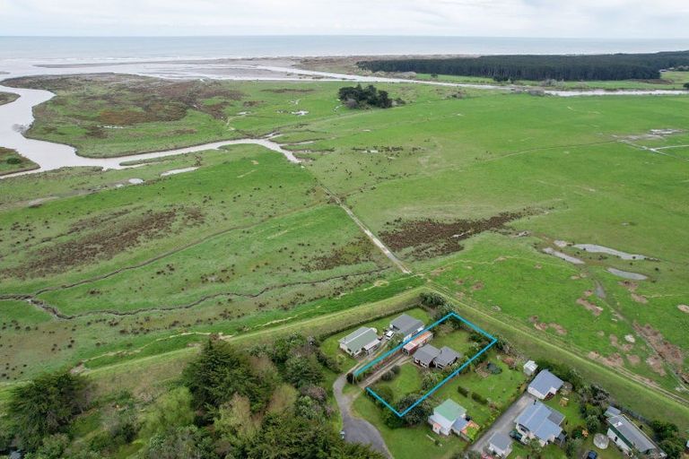 Photo of property in 3 Anga Street, Tangimoana, 4822