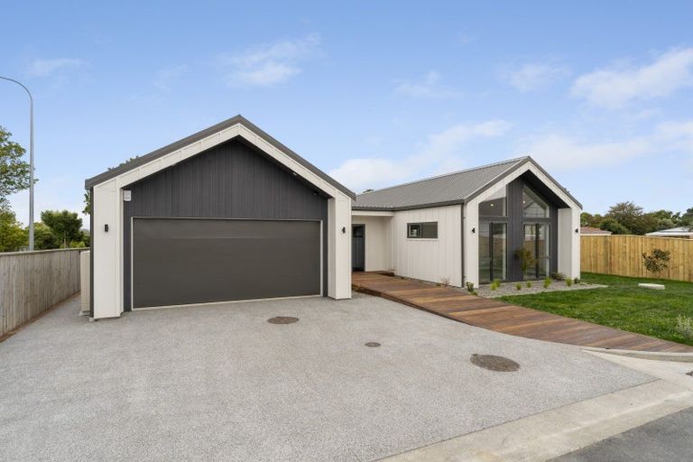Photo of property in 10 Te Puke Te Ao Way, Otaki, 5512