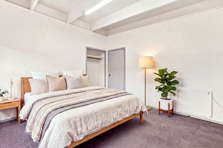 Photo of property in 49 Springs Road, Parakai, 0830
