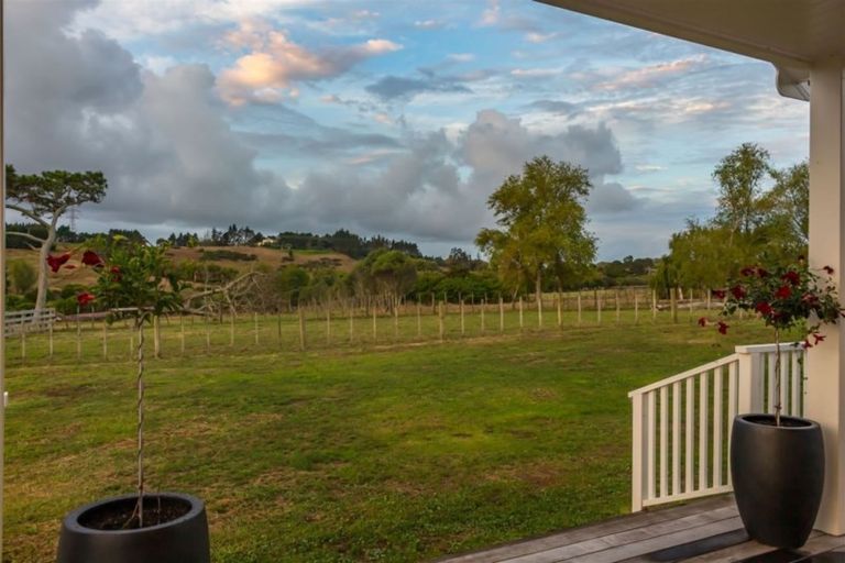 Photo of property in 30 Oak Valley Road, Dairy Flat, Albany, 0792