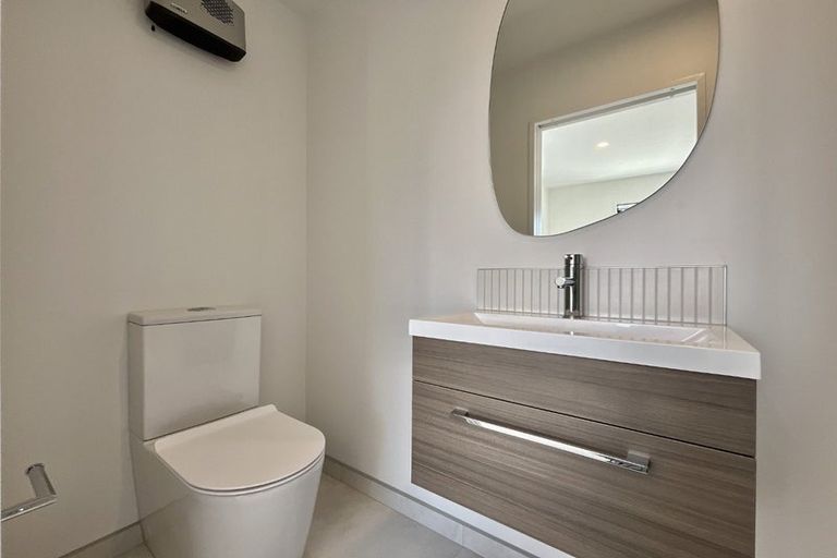 Photo of property in 4/107 Smith Street, Woolston, 8062