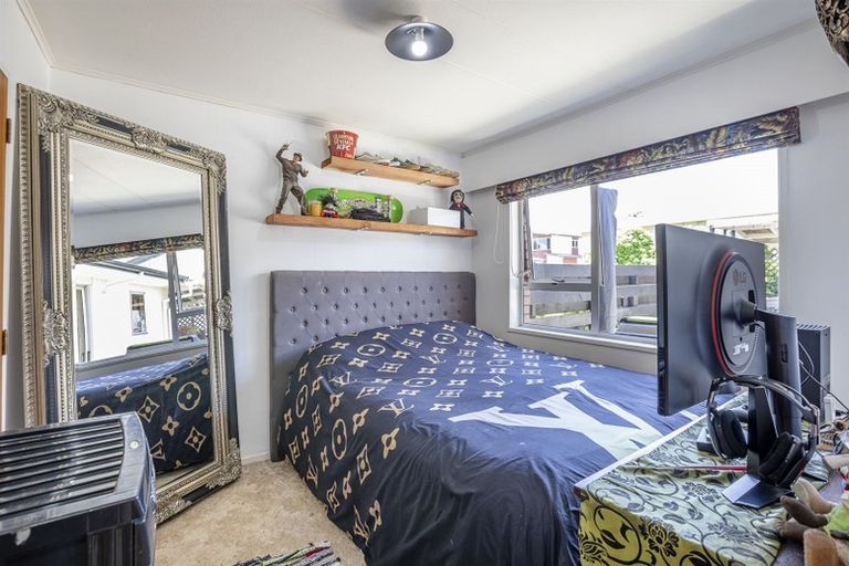 Photo of property in 73 East Street, Feilding, 4702