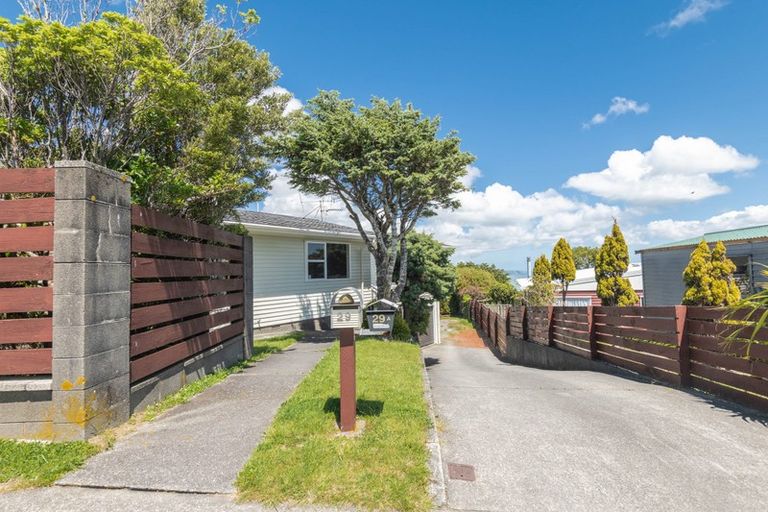 Photo of property in 29 Oakleigh Street, Maungaraki, Lower Hutt, 5010