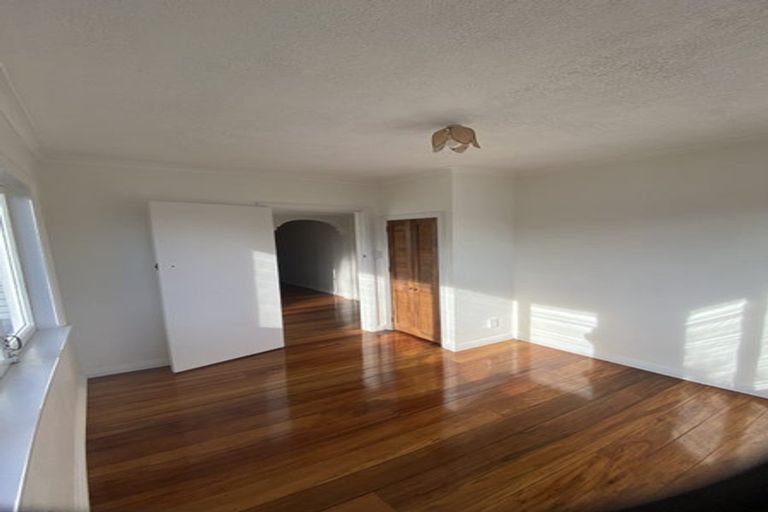 Photo of property in 22 Moana Road, Paraparaumu, 5032