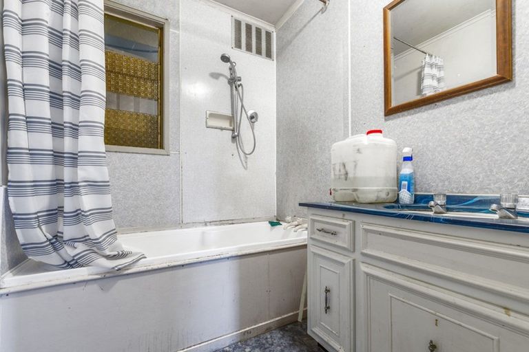 Photo of property in 17 Gordon Road, Western Heights, Rotorua, 3015