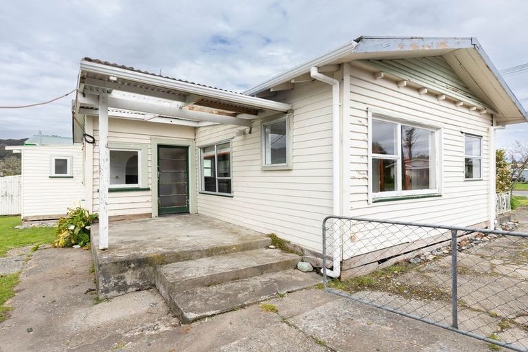 Photo of property in 10 Mills Street, Runanga, 7803