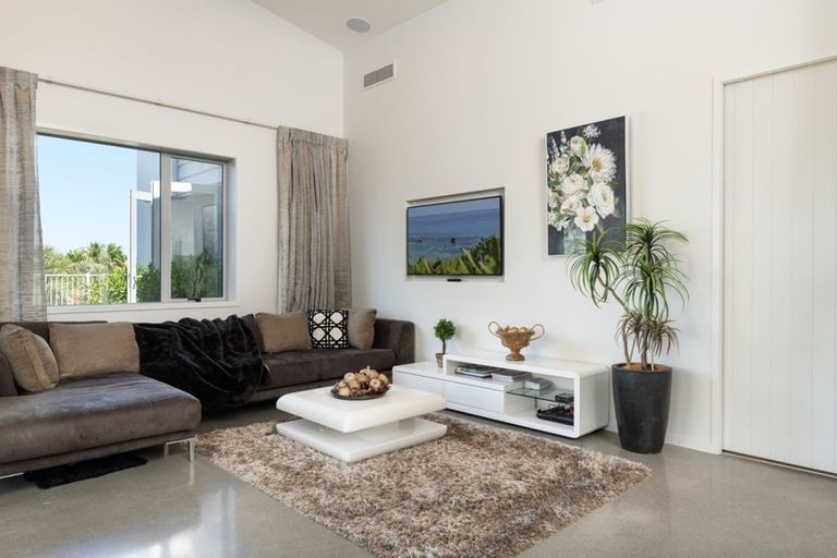 Photo of property in 42 Cassinia Close, Papamoa Beach, Papamoa, 3118