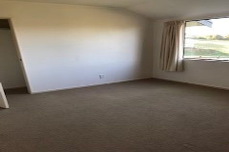 Photo of property in 222 Birdwood Road, Massey, Auckland, 0614